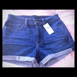 Levi’s high rise shorts  28 New with tags